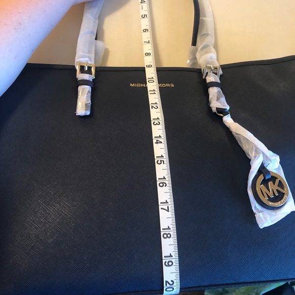 Michael Kors Medium Jet Set Travel Tote NWT - Picture 10 of 12